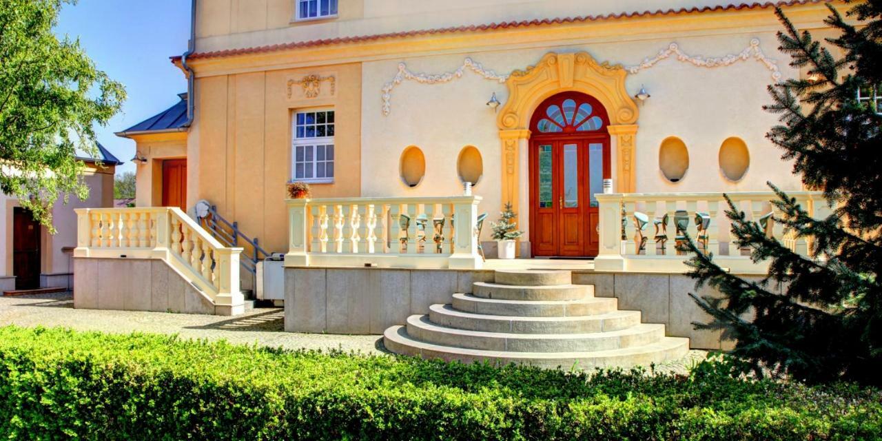 Penzion Tillerova Vila Lázně Bohdaneč Exterior foto
