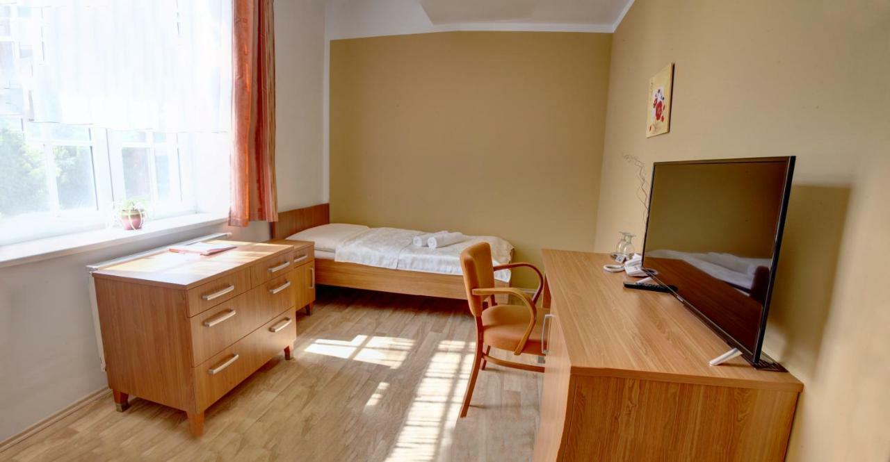 Penzion Tillerova Vila Lázně Bohdaneč Exterior foto